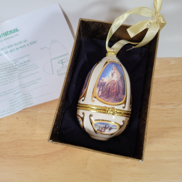 Mr Christmas Other - Mr. Christmas Egg Ornament Musical Box working